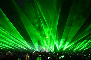 Des lasers haute puissance au festival de musique de Cizre