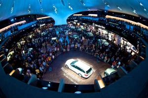 Salon IAA - Projection laser sur le stand d'exposition de Mercedes Benz - 20