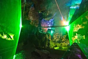 Tropfsteinhöhle mit Multimedia-Technologie ausgestattet - 12