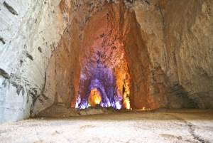 Exposition multimédia dans la grotte de Tenglong, Chine 2006 - 16