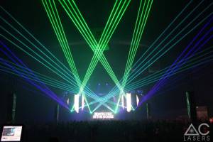 Spectacle laser au Global Gathering 2014, Warwickshire, Royaume-Uni - 4