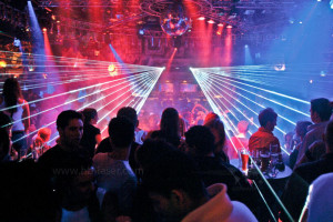 Nightclub FunPark à Marburg / Allemagne - installation d'un spectacle laser