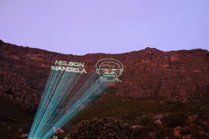 Laserprojektionen zu Ehren von Nelson Mandela