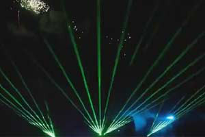 Laser-Feuerwerk im Alton Towers Resort, England